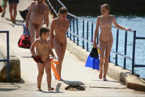 Family nudism - vacation spot of nudists