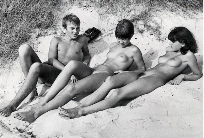 Retro family nudism