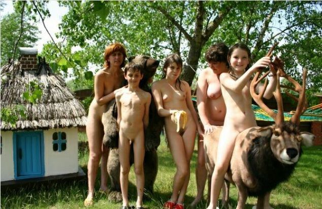 Purenudism photo - new photos of a family naturism